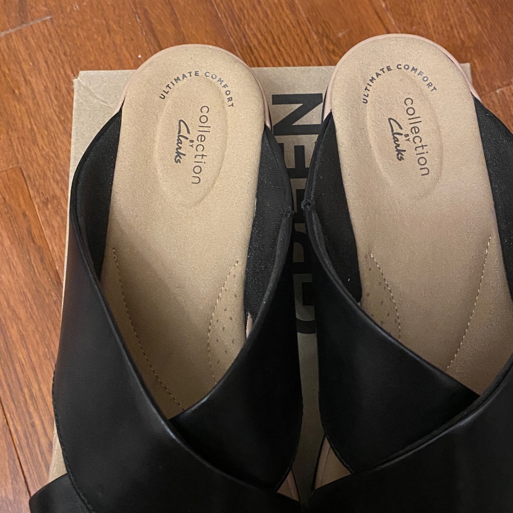 Collection by Clark's Women's Black and Tan Sandals - Picture 2 of 2